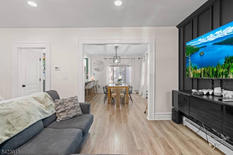 42 Richelieu Pl, Newark City, NJ 07106