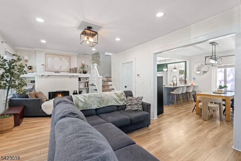 42 Richelieu Pl, Newark City, NJ 07106