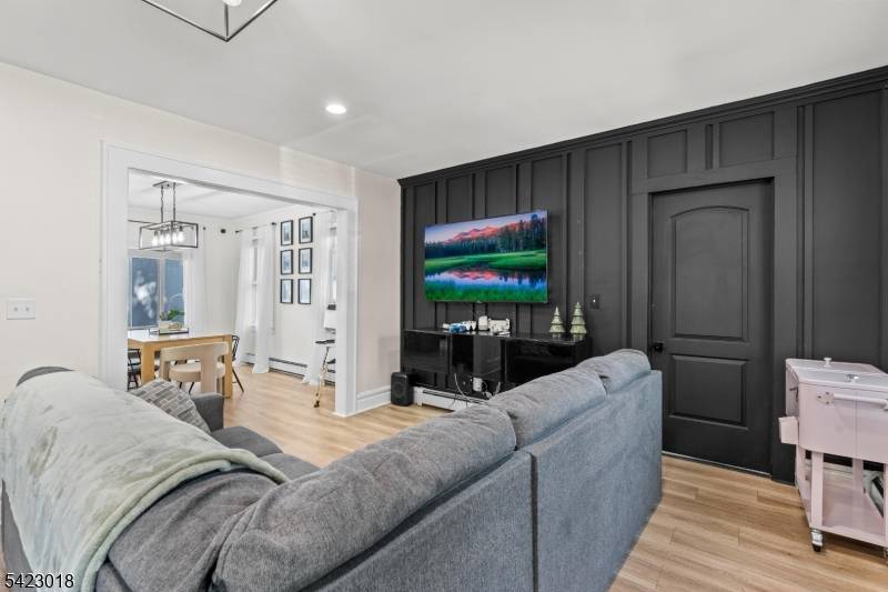 42 Richelieu Pl, Newark City, NJ 07106