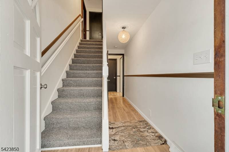 34 N 15Th Ave, Manville Boro, NJ 08835