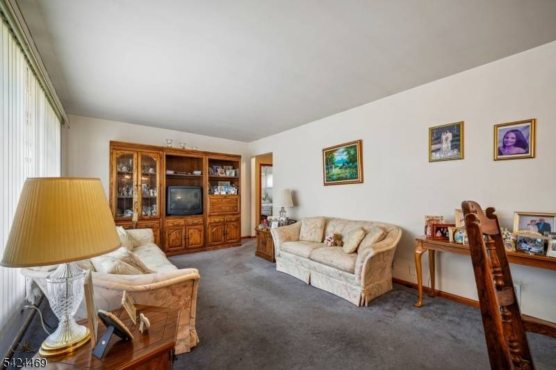 31 Michael Dr, Wayne Twp., NJ 07470