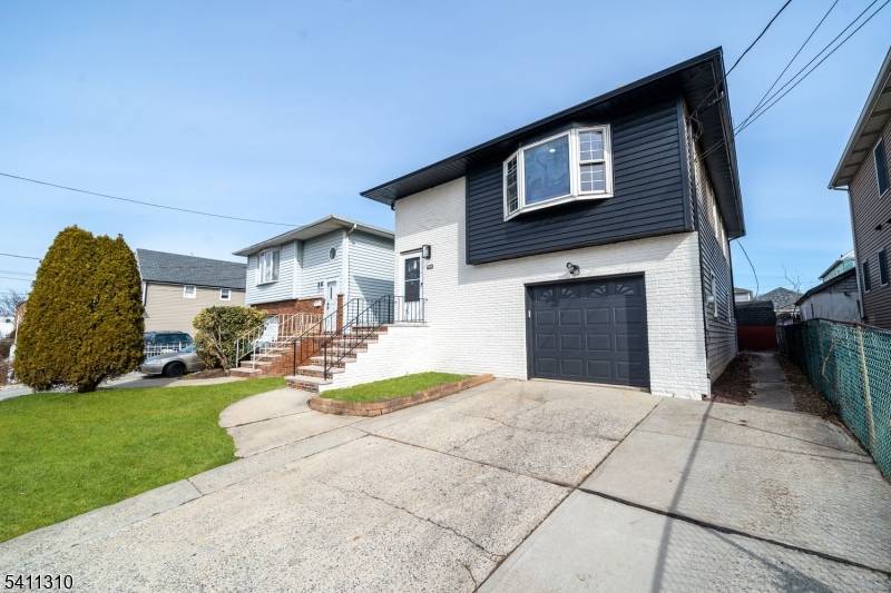 701 Mccandless Pl, Linden City, NJ 07036