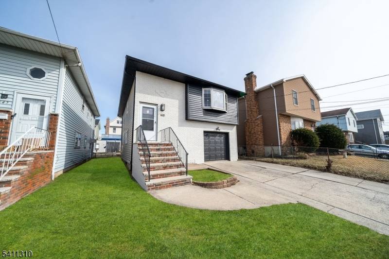 701 Mccandless Pl, Linden City, NJ 07036