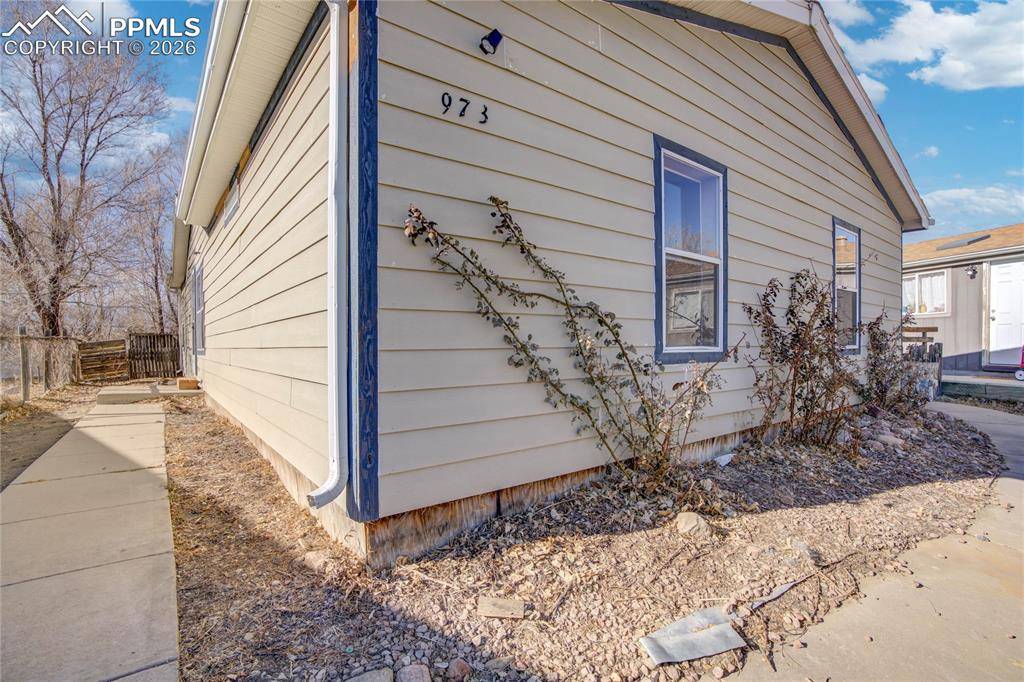 973 Desert CIR, Fountain, CO 80817