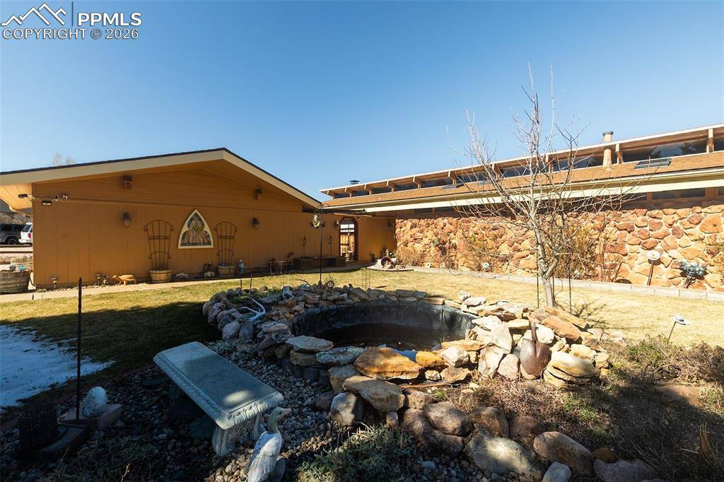 414 Chamberlin PL, Colorado Springs, CO 80906