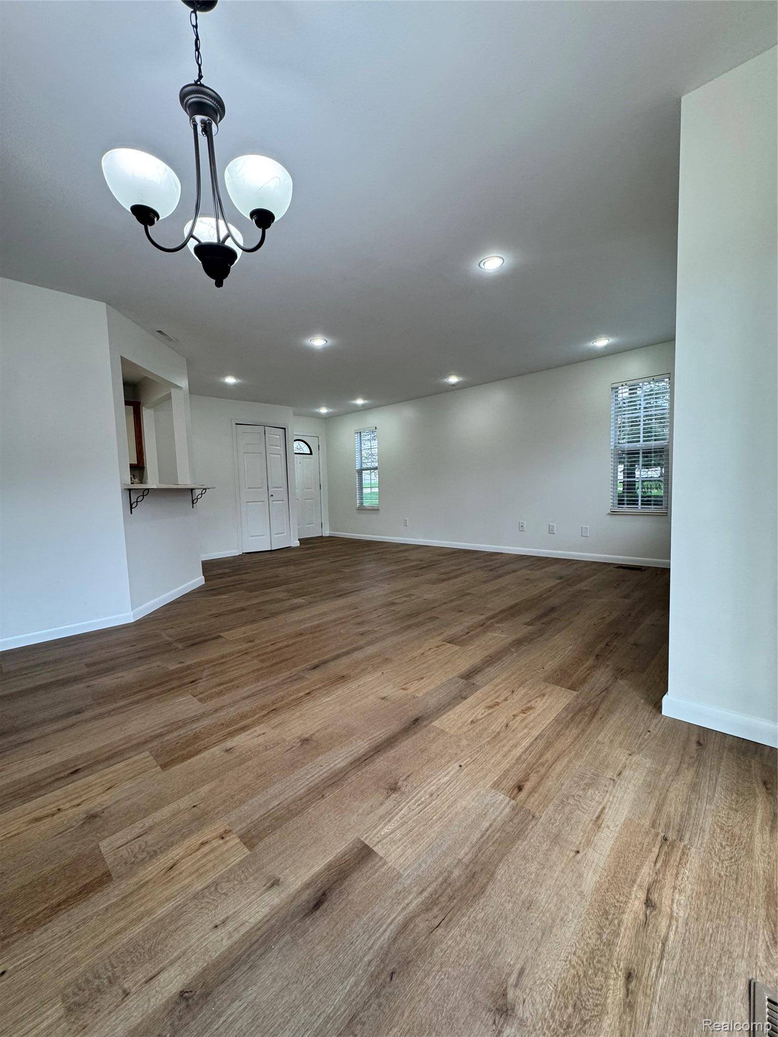 249 Brookwood DR, South Lyon, MI 48178