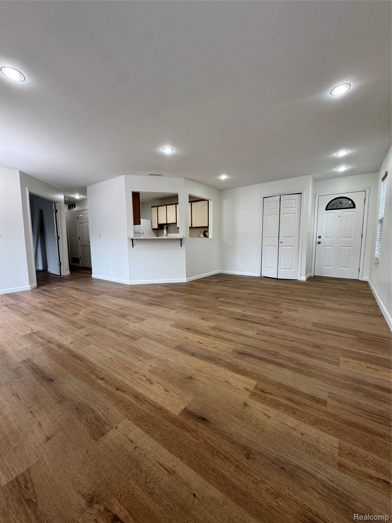 249 Brookwood DR, Southlyoncity_oakland, MI 48178