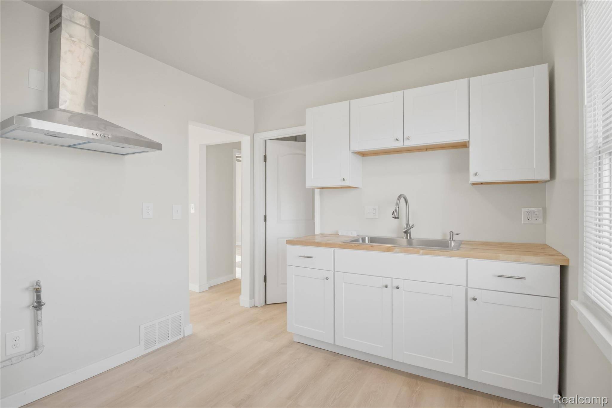 3756 Burlingame ST, Detroit, MI 48206