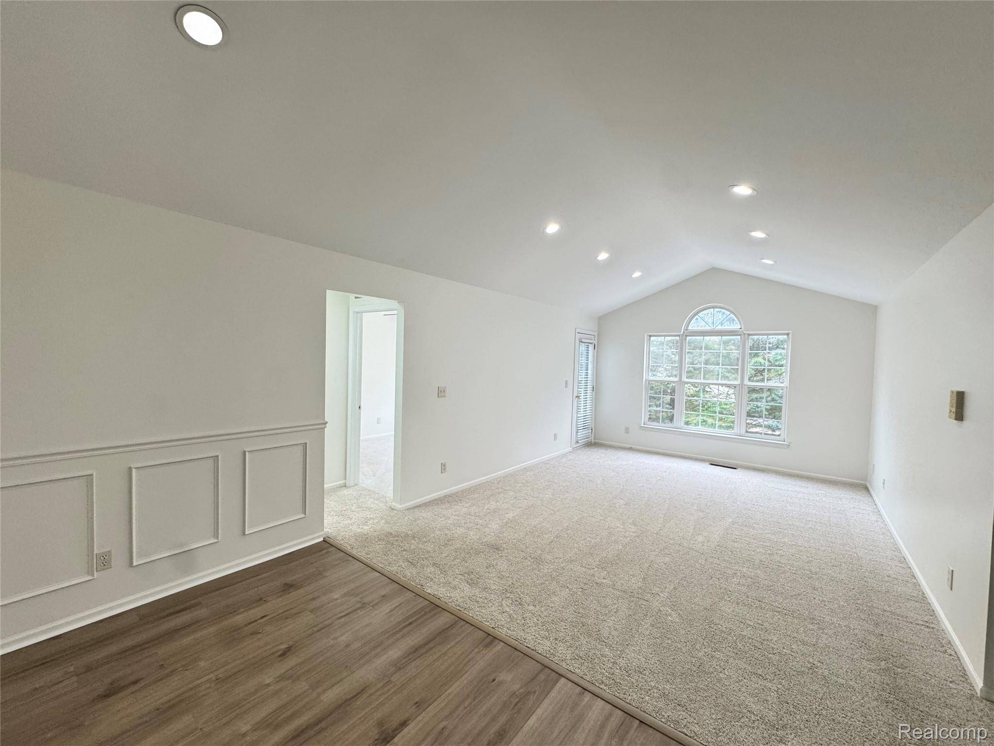 5472 Pine Aires DR, Sterling Heights, MI 48314