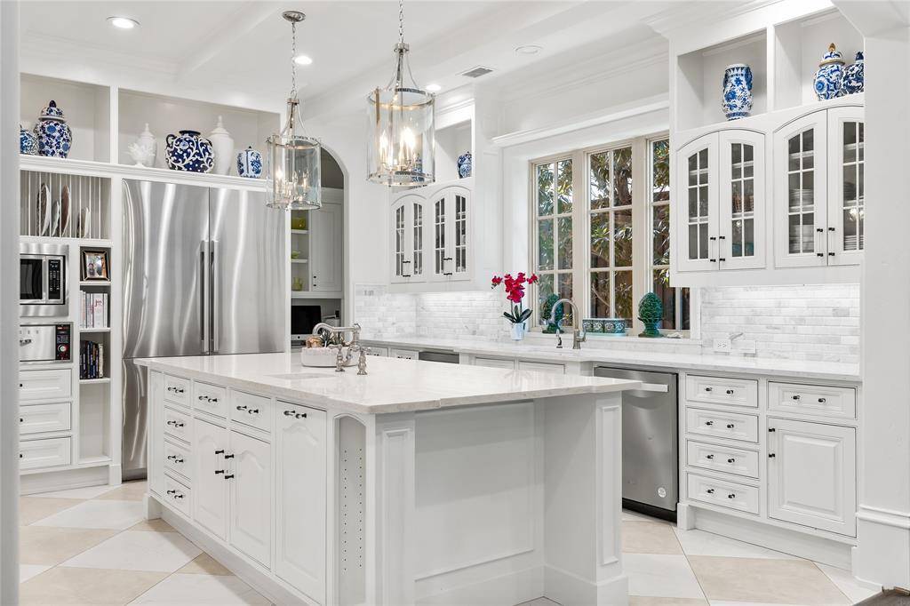 6301 Shady Oaks Drive, Frisco, TX 75034