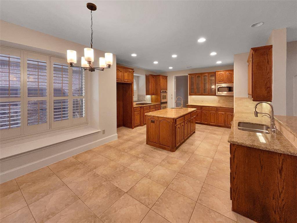 913 Clack Drive, Garland, TX 75044