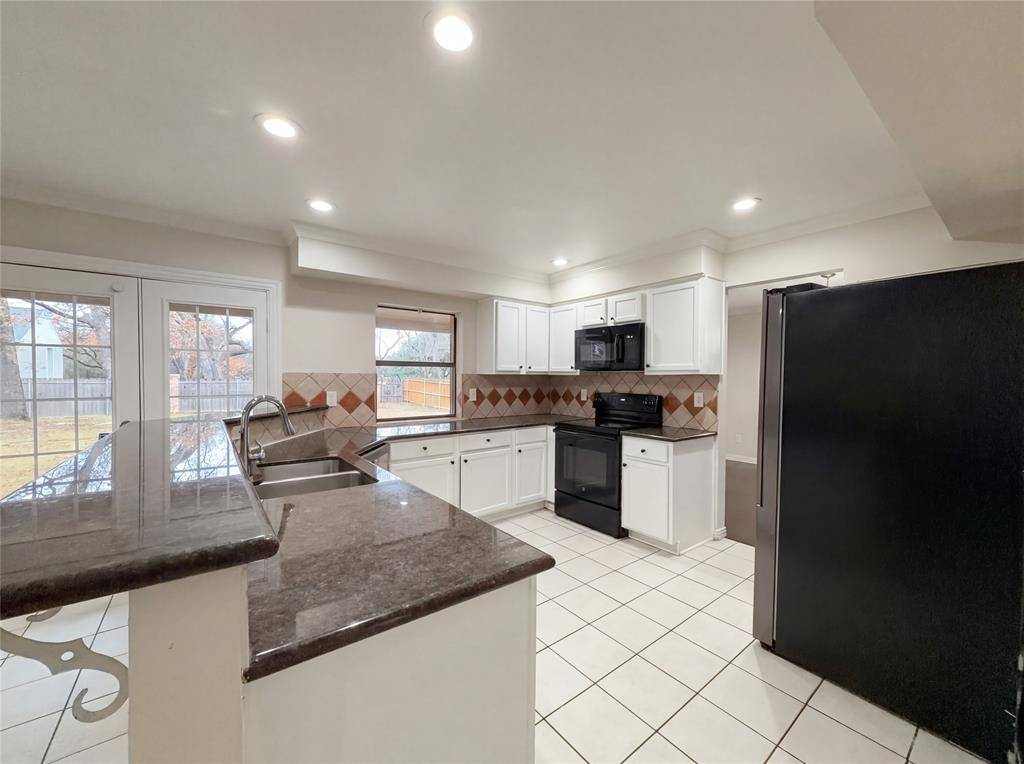 1951 Pin Oak Drive, Flower Mound, TX 75028