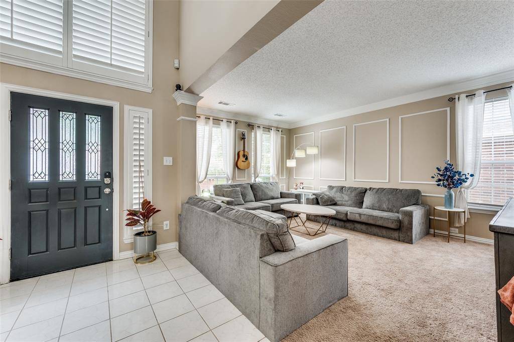 2106 Hunter Place Lane, Arlington, TX 76006