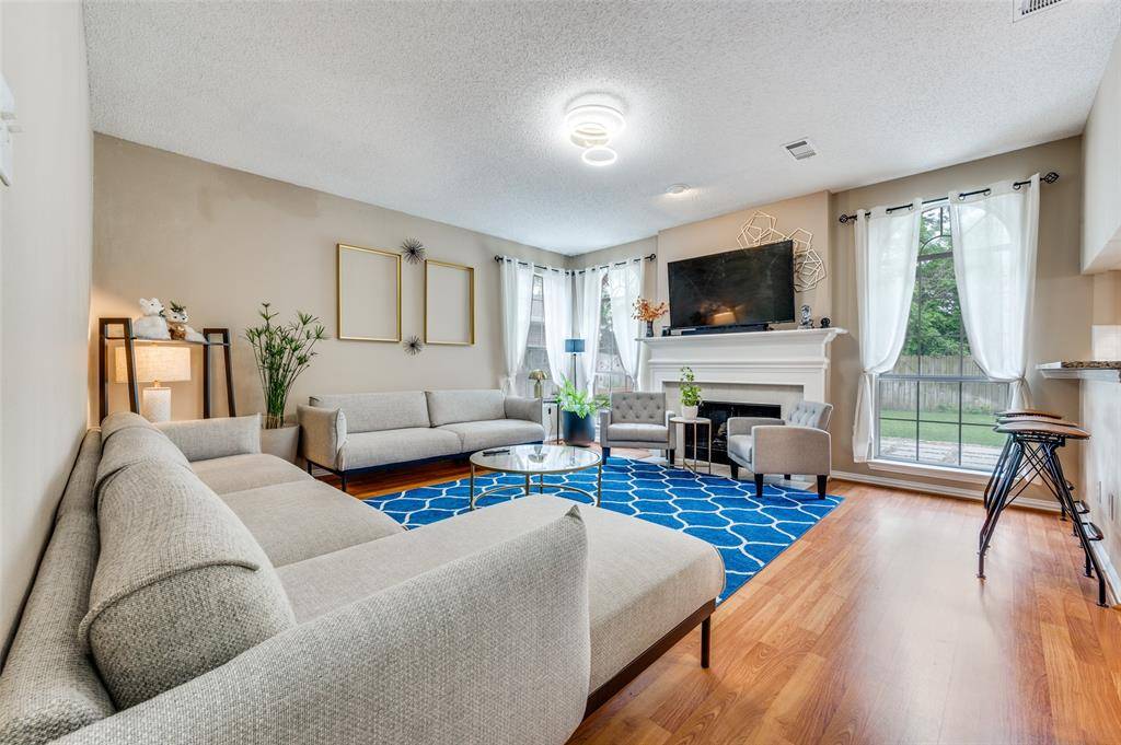 2106 Hunter Place Lane, Arlington, TX 76006