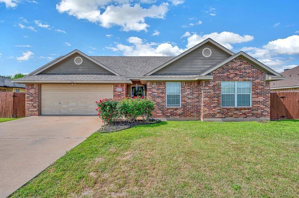202 Wildcat Drive, Lacy Lakeview, TX 76705