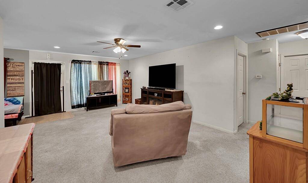 202 Wildcat Drive, Lacy Lakeview, TX 76705