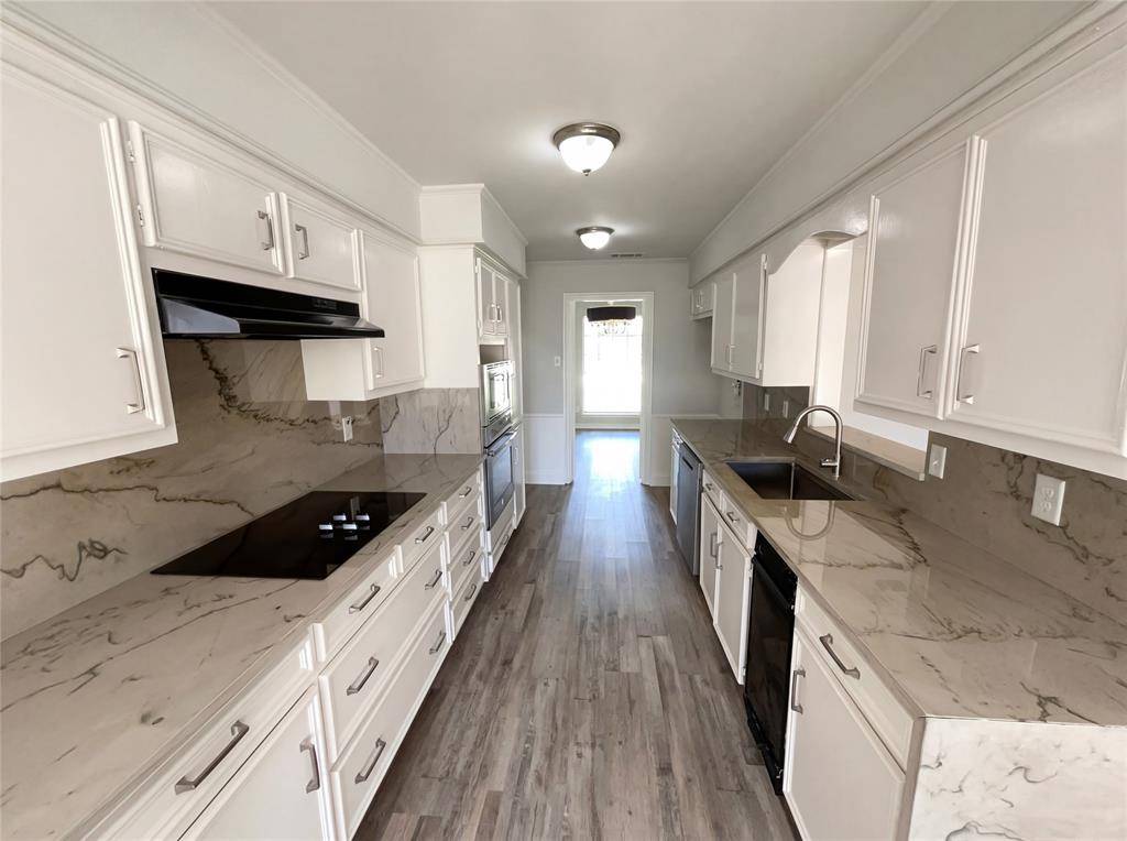 2800 N Surrey Drive, Carrollton, TX 75006