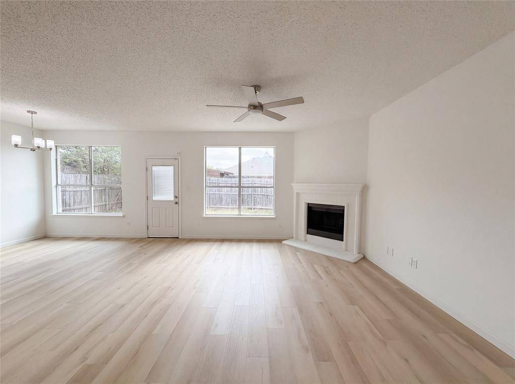 6332 Downeast Drive, Fort Worth, TX 76179