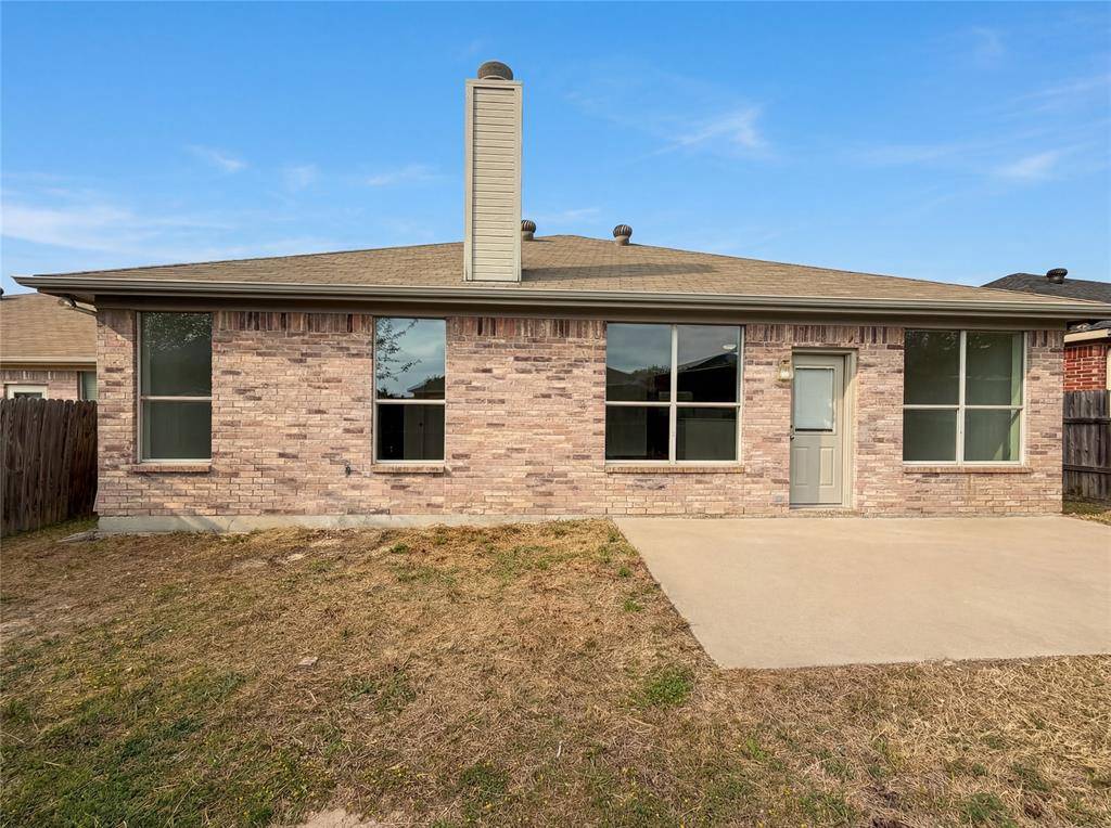 6332 Downeast Drive, Fort Worth, TX 76179