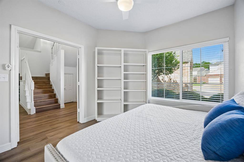 217 Cimarron Trail #5, Irving, TX 75063