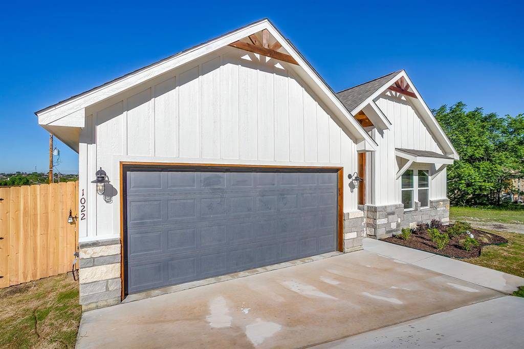 1022 Lake View Ridge, White Settlement, TX 76108