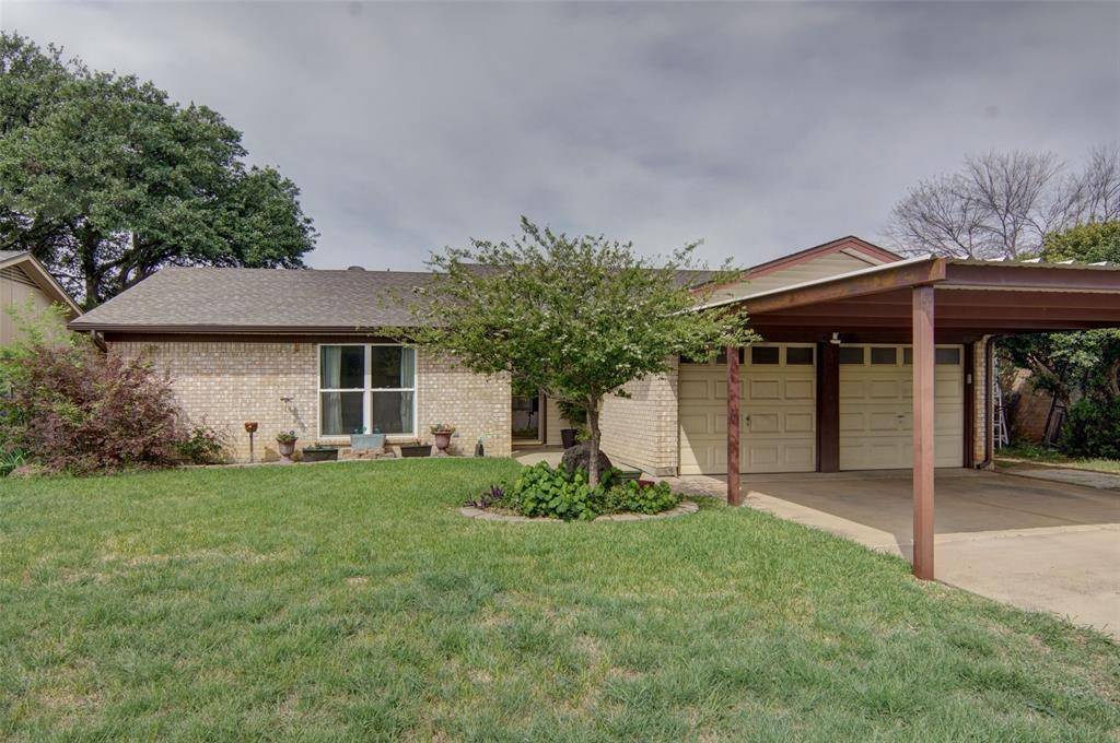 7405 Meadowdale Drive, Watauga, TX 76148