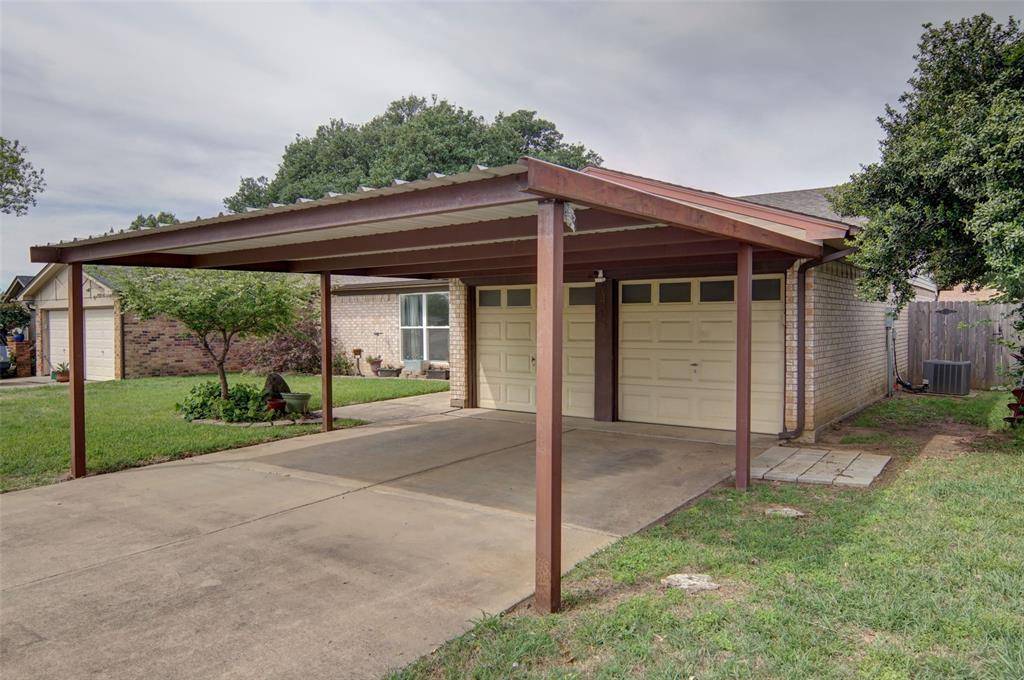 7405 Meadowdale Drive, Watauga, TX 76148