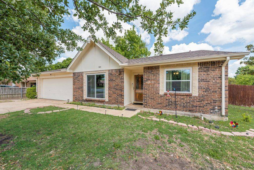 905 Pepperidge Court, Lancaster, TX 75134