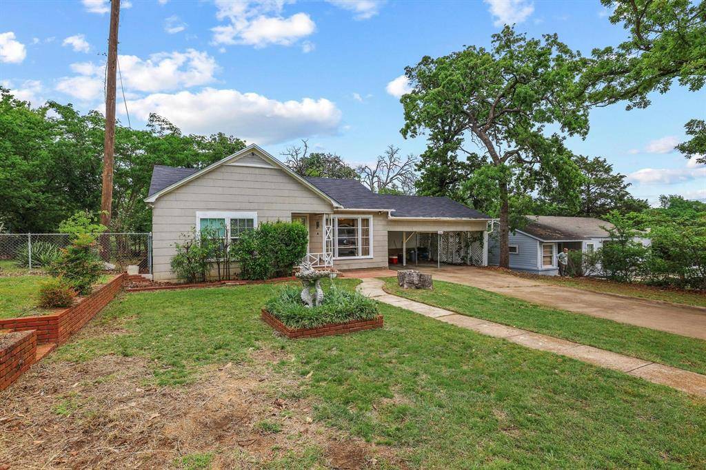 1107 W Hull Street, Denison, TX 75020