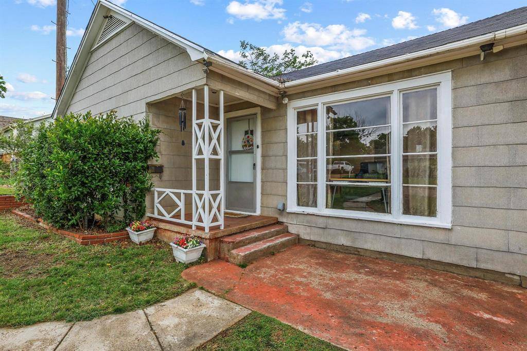 1107 W Hull Street, Denison, TX 75020