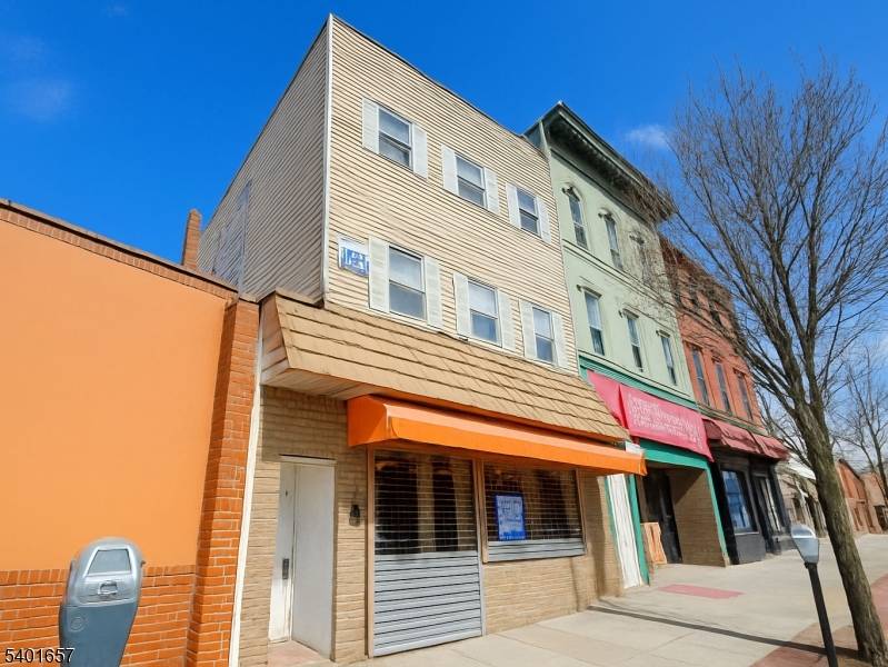 1011 Summit Ave, Union City, NJ 07087
