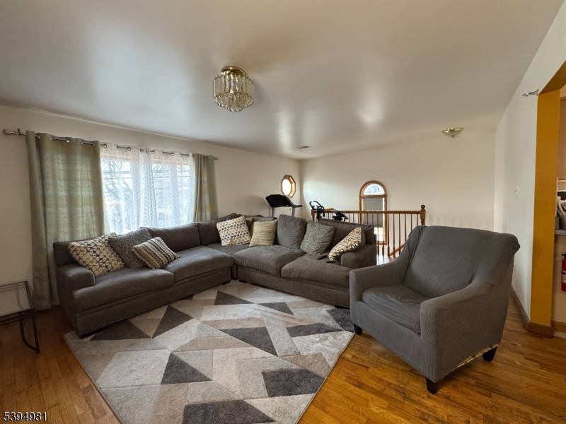 34 Erie St, Elizabeth City, NJ 07206