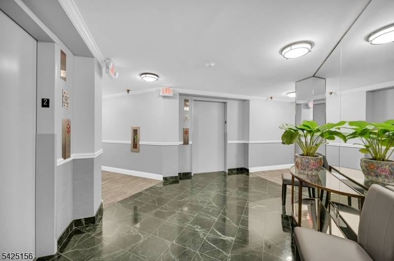 609 W S Orange Ave #2N, South Orange Village Twp., NJ 07079