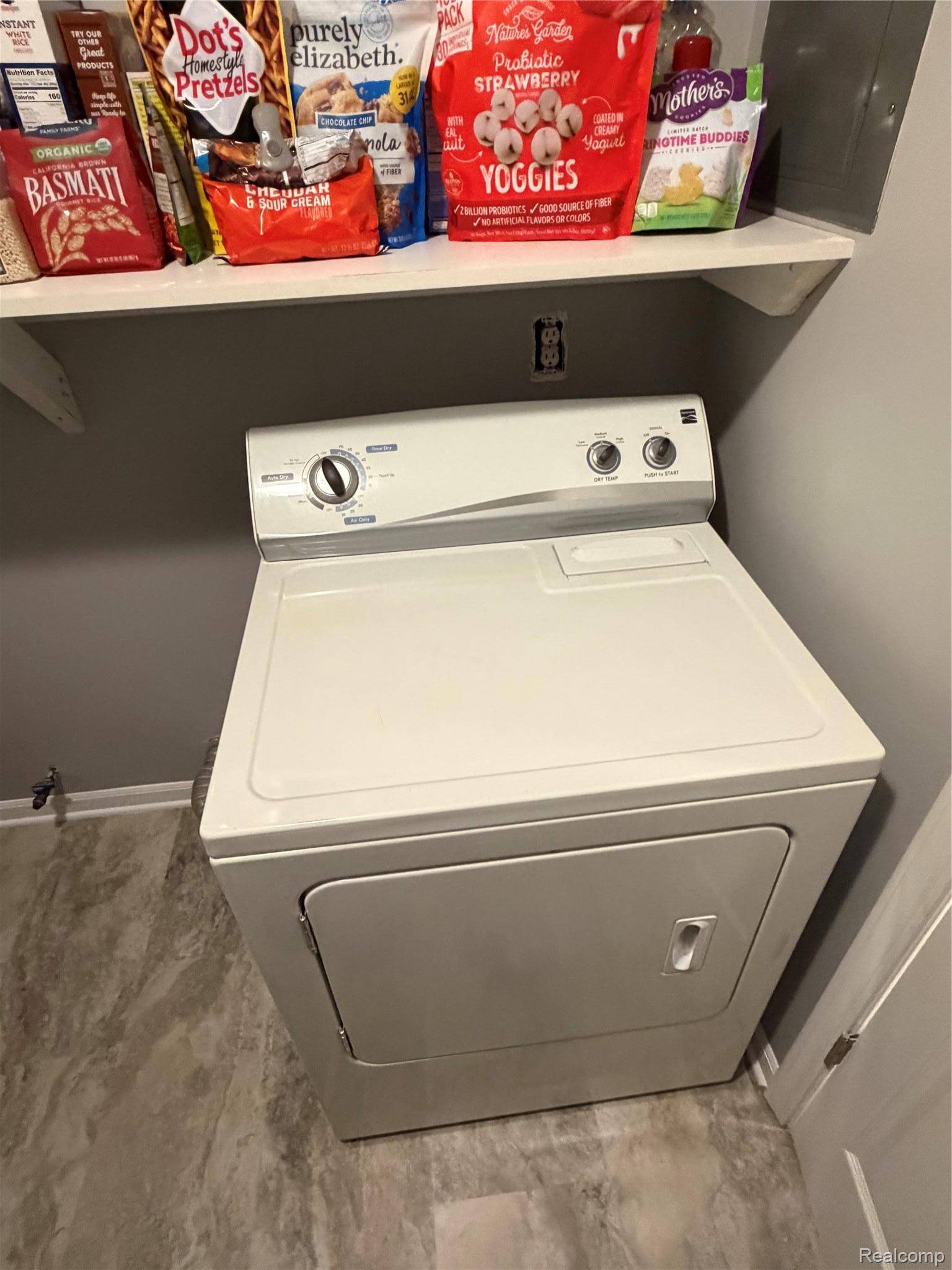 47 Rosebud LN, Mt. Clemens, MI 48043