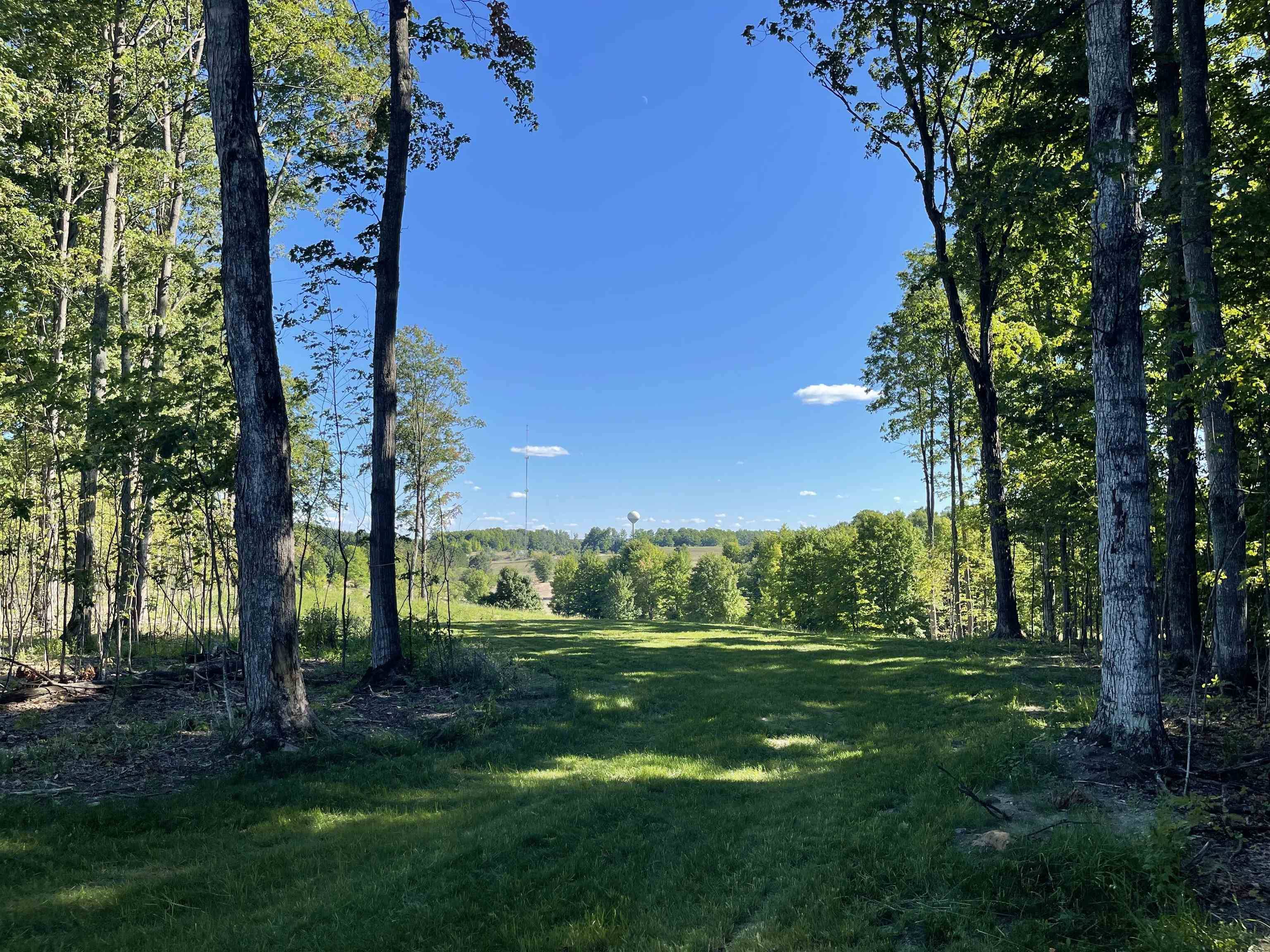 6165 Mountain Sky RD, Paradise Twp, MI 49649