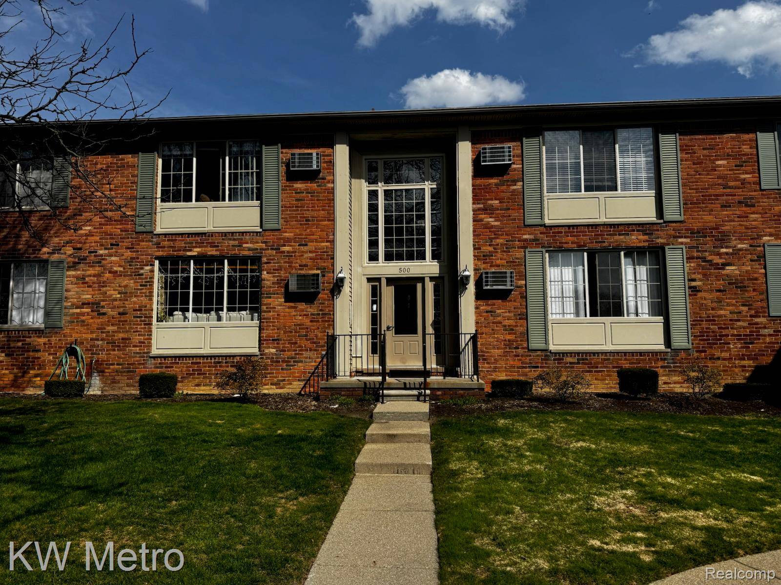 500 Romeo RD #122, Rochester, MI 48307