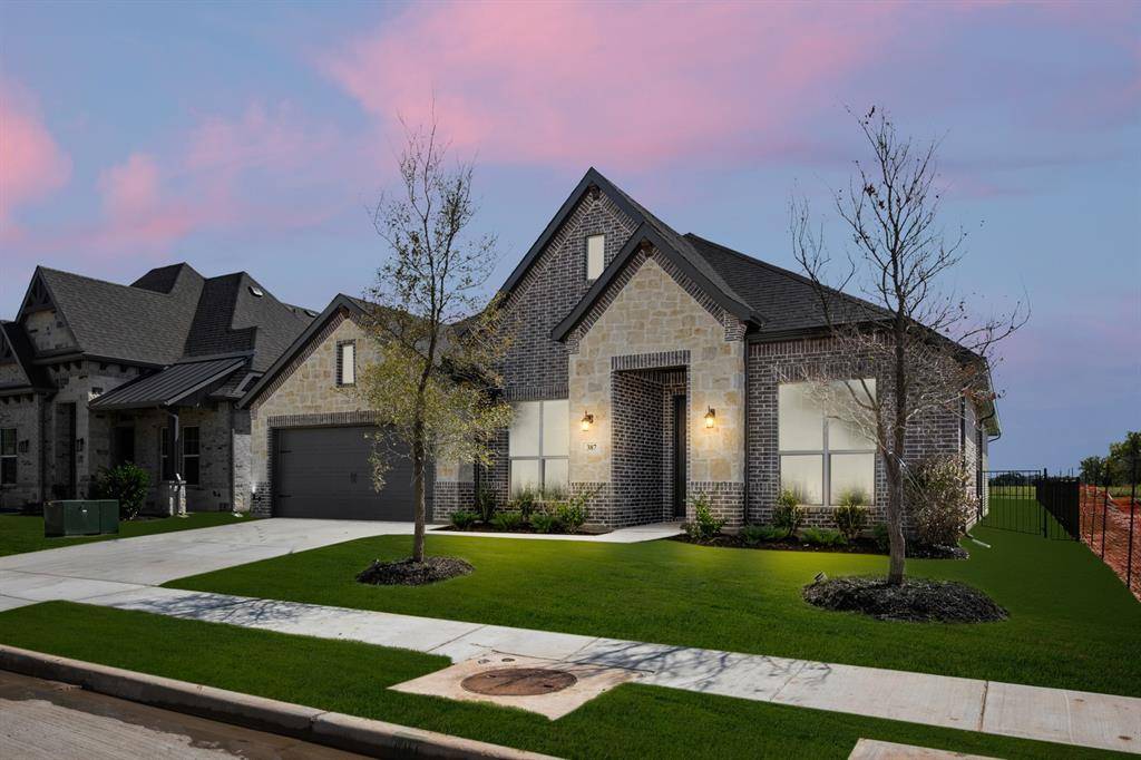 387 Paddle Boat Drive, Granbury, TX 76049