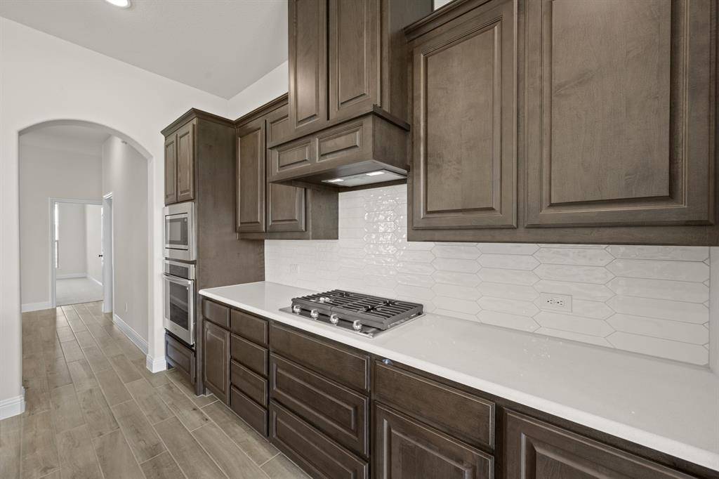 387 Paddle Boat Drive, Granbury, TX 76049