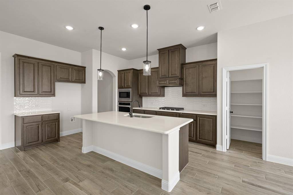 387 Paddle Boat Drive, Granbury, TX 76049