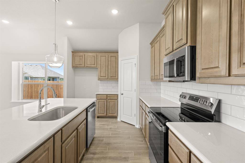 1125 Avery Road, Granbury, TX 76049