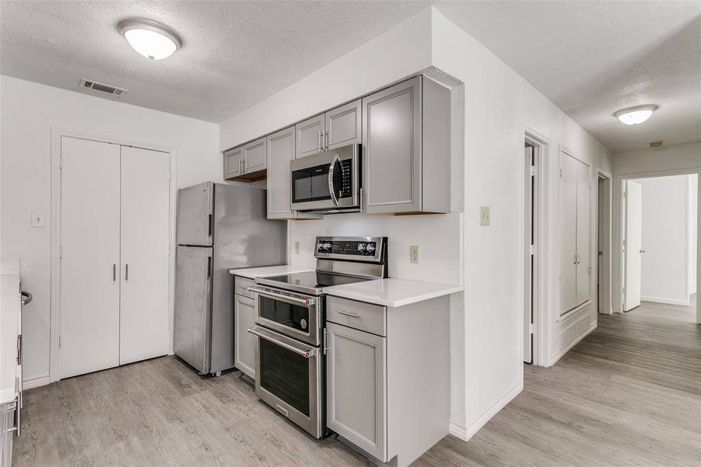 2121 Stone Moss Lane, Grapevine, TX 76051