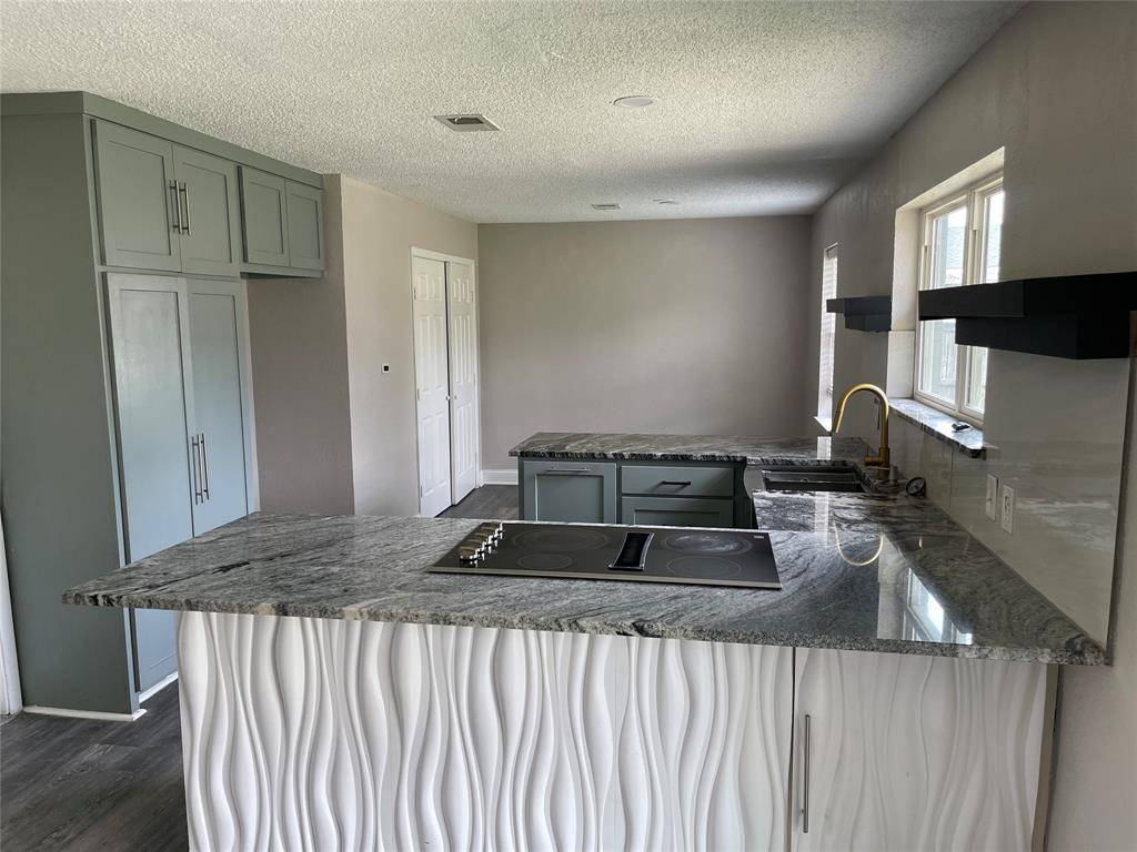 3817 Bremerton Street, Irving, TX 75062