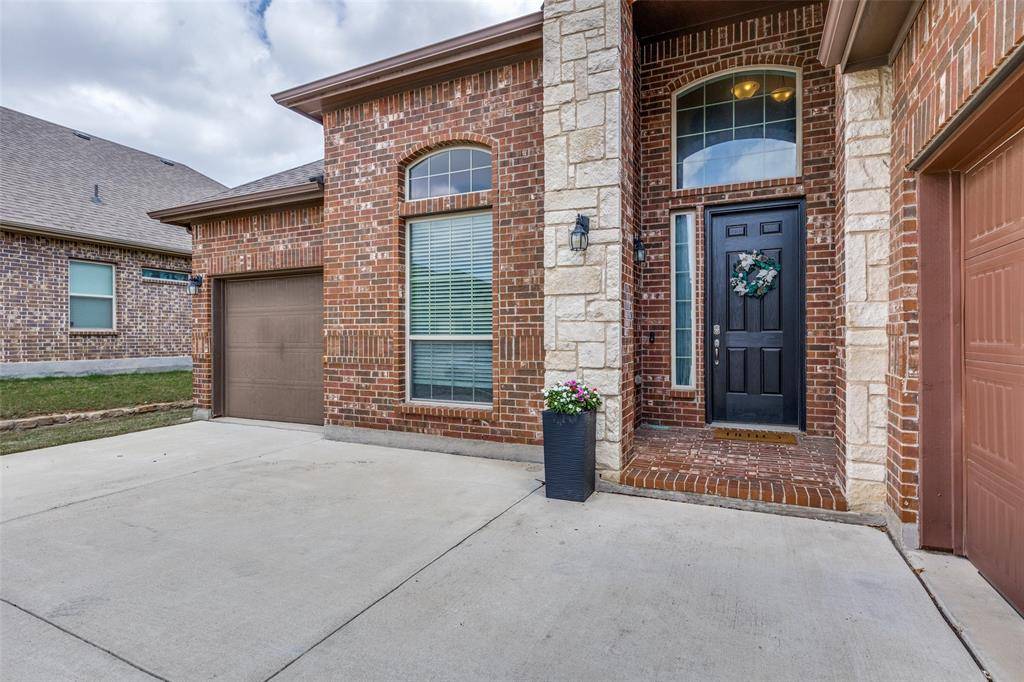 8940 Jewel Flower Drive, Fort Worth, TX 76131