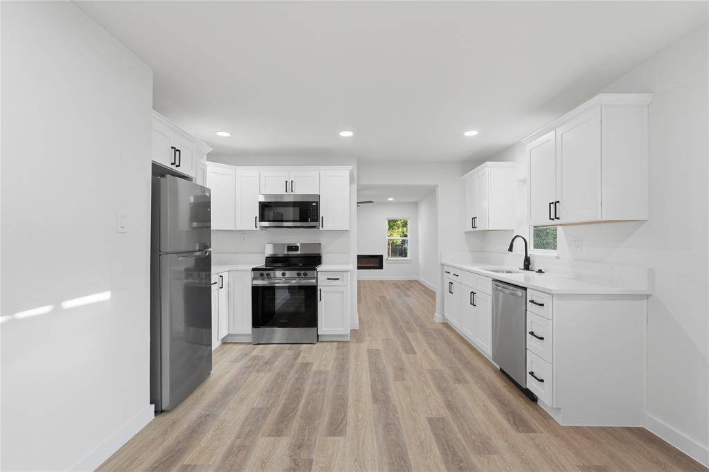 2607 Brandon Street, Dallas, TX 75211