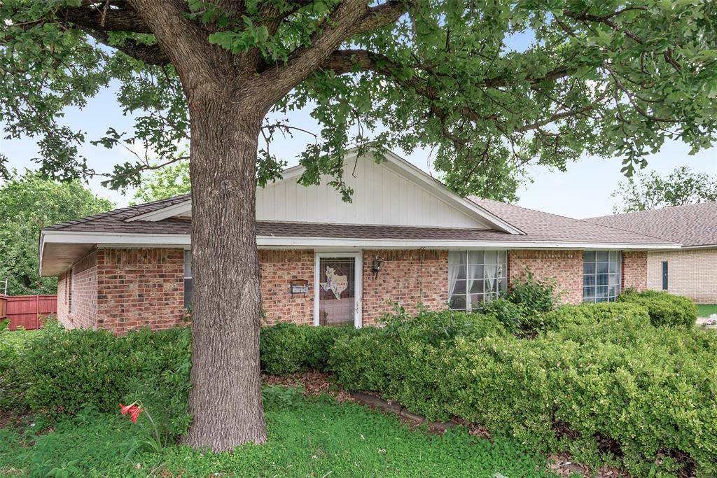 1308 N Kaufman Street, Ennis, TX 75119