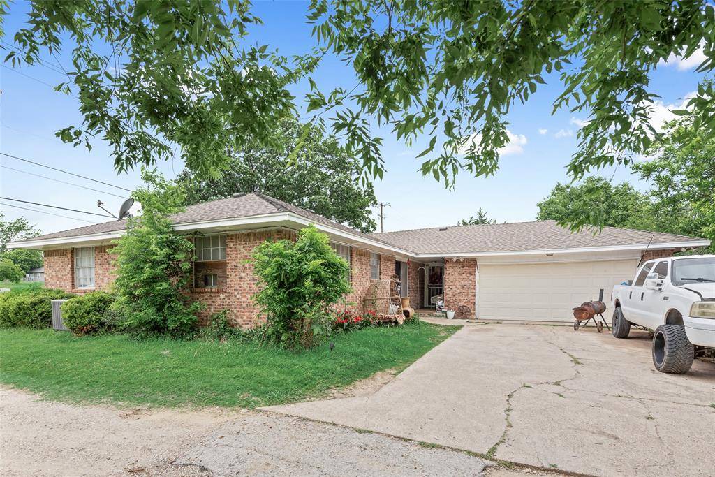 1308 N Kaufman Street, Ennis, TX 75119