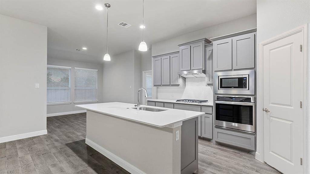 3275 GRAYTON Street, Grand Prairie, TX 76065