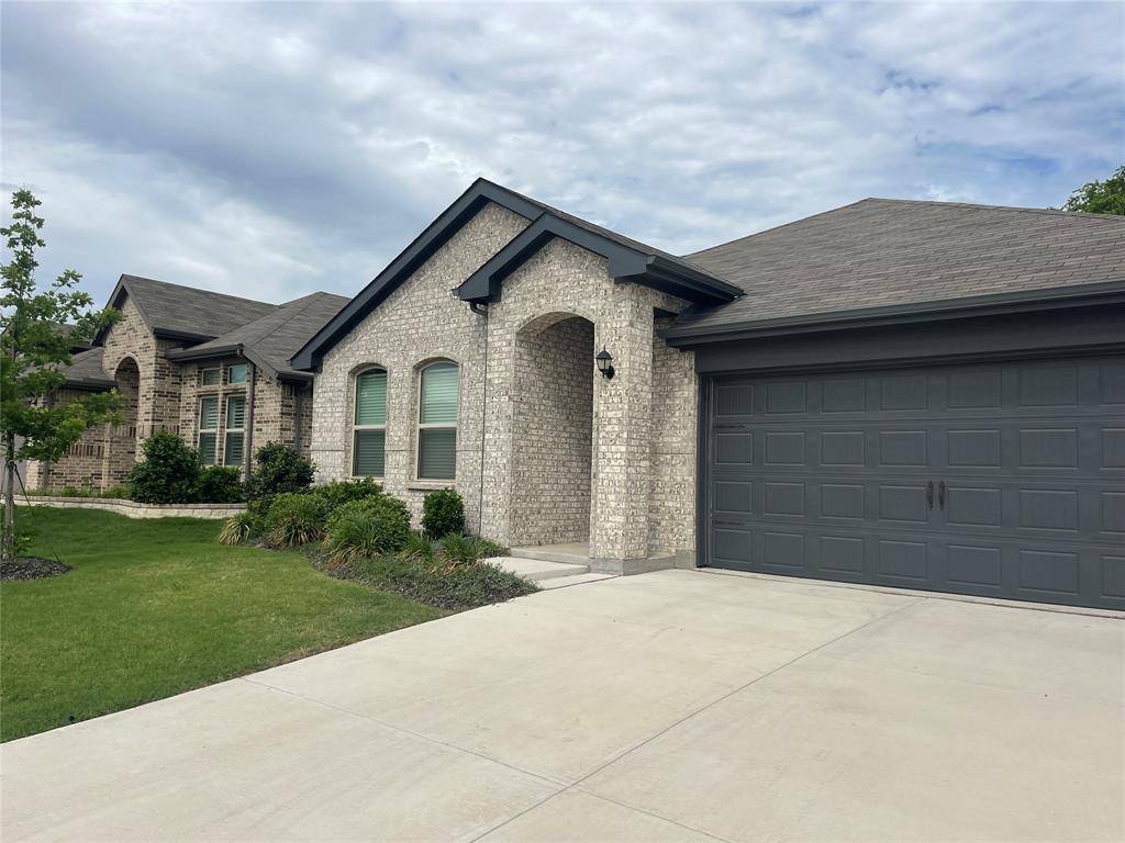 5752 Brookville Drive, Fort Worth, TX 76179