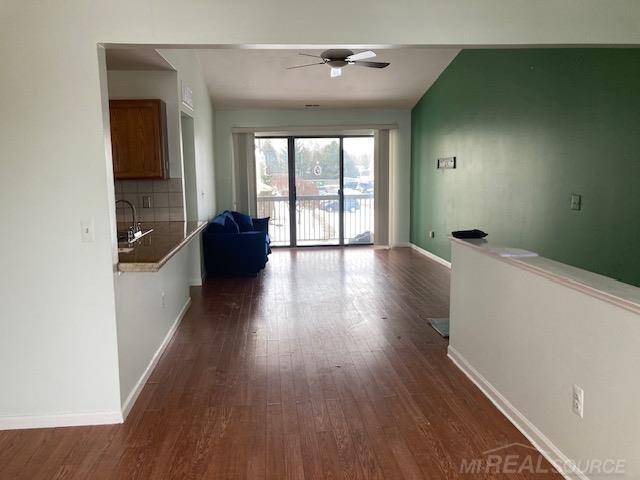 30783 Hidden Pines LN, Roseville, MI 48066