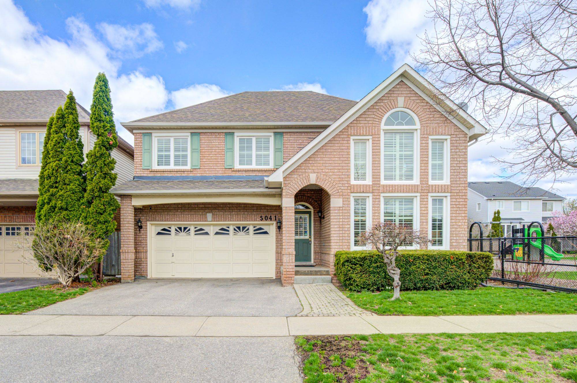 5041 Dryden AVE, Burlington, ON L7L 6G8